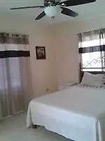 Hotel Rays Bed And Breakfast Hostel Kingston